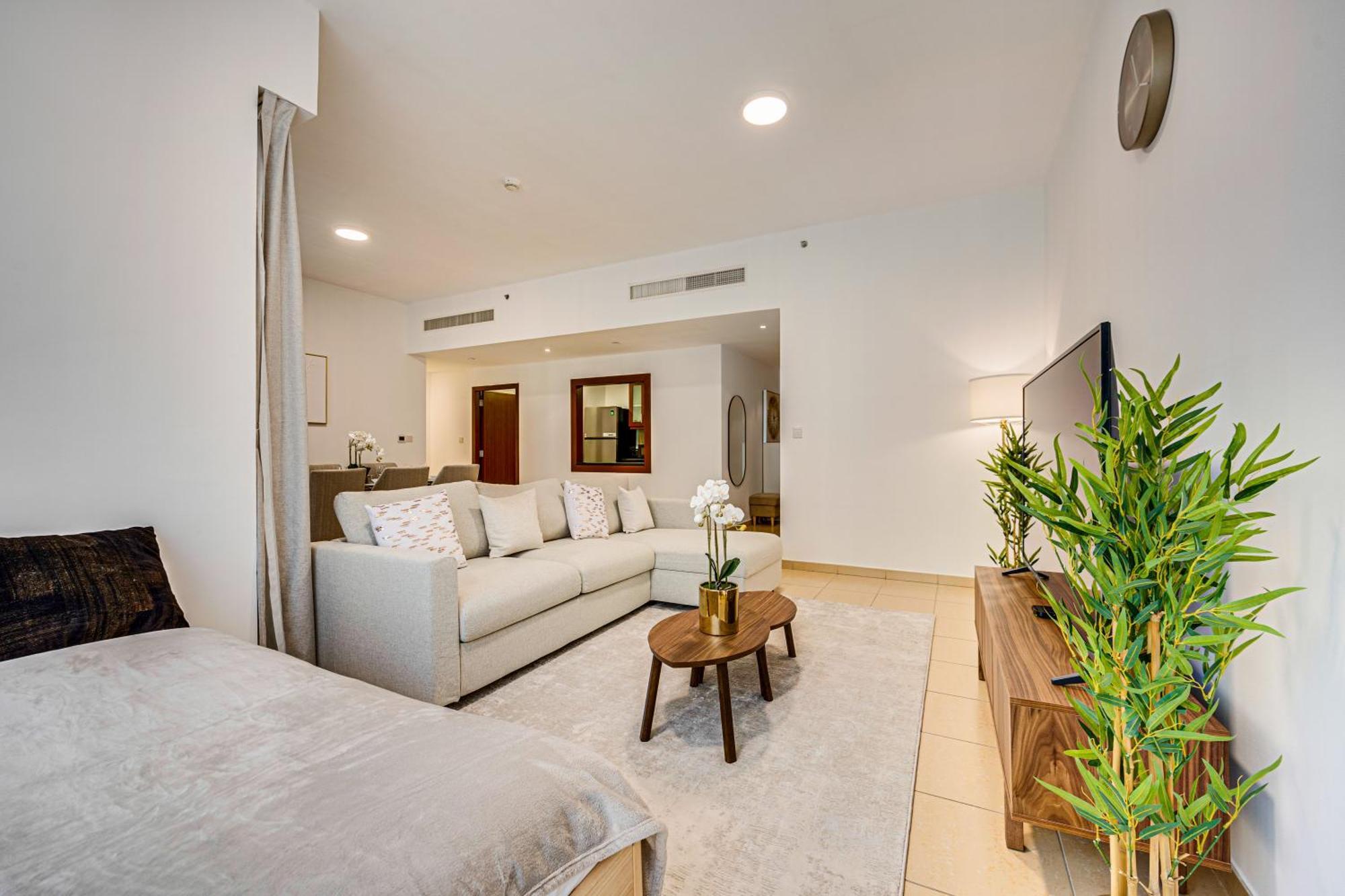 Delightful Near The Jbr Apartment